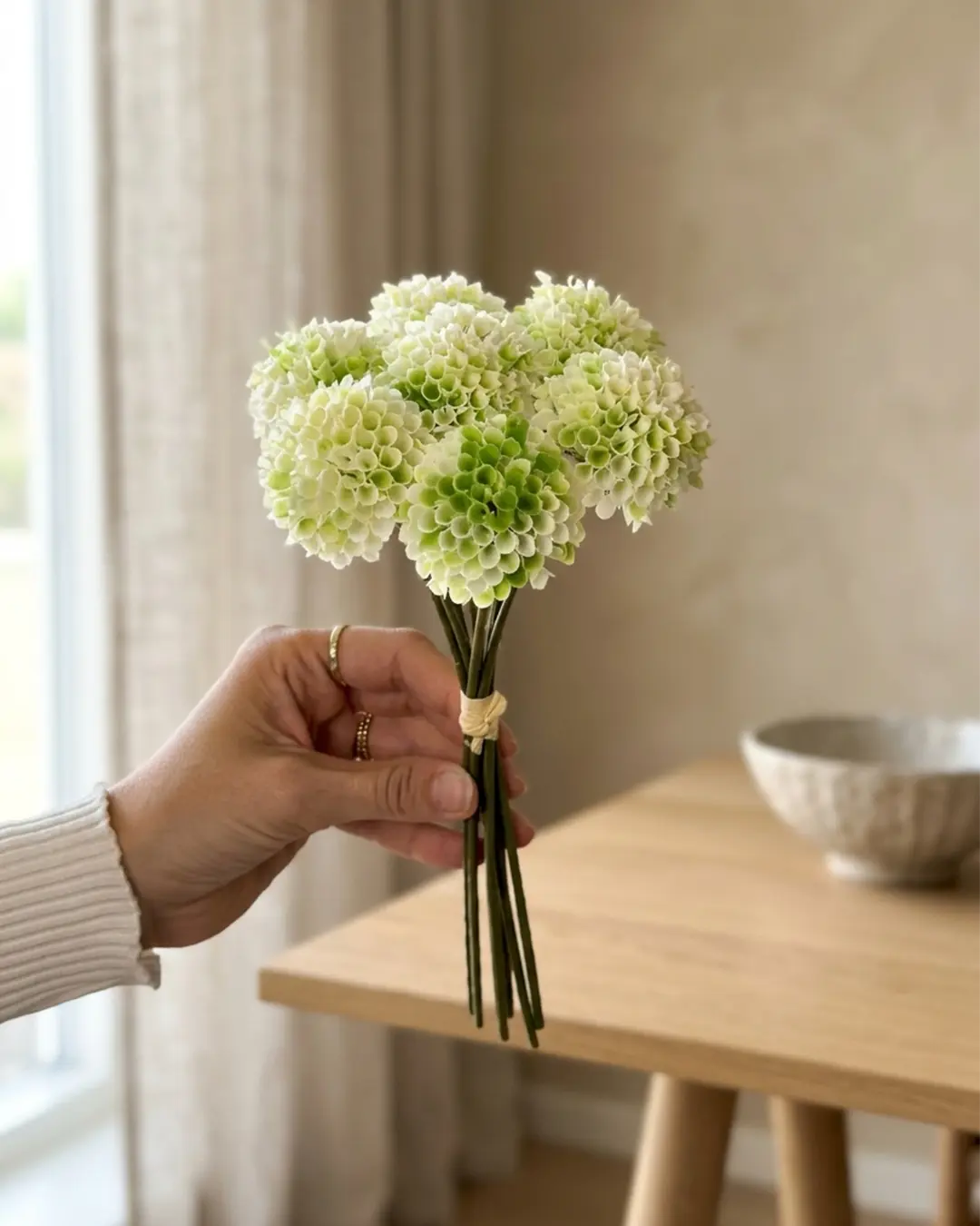 Silkeblomst Dahlia 7 stk, 27 cm - Hvid