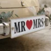Nummerplade Mr & Mrs m. Rødt Hjerte 50x11,5 cm